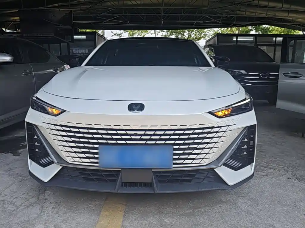 Changan UNI-V — миниатюра 3