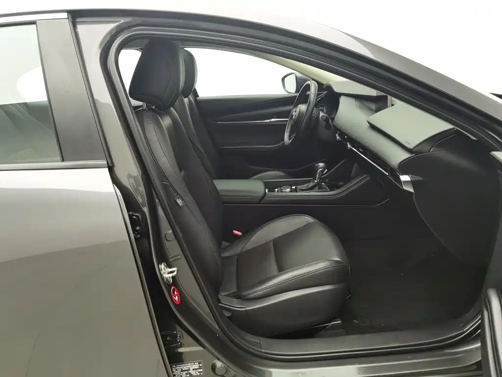 Mazda 3 Axela — миниатюра 23