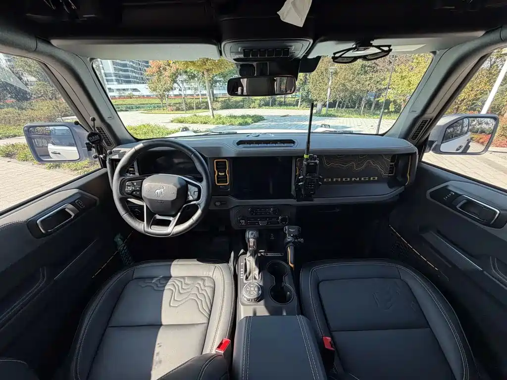 Ford Bronco — миниатюра 7