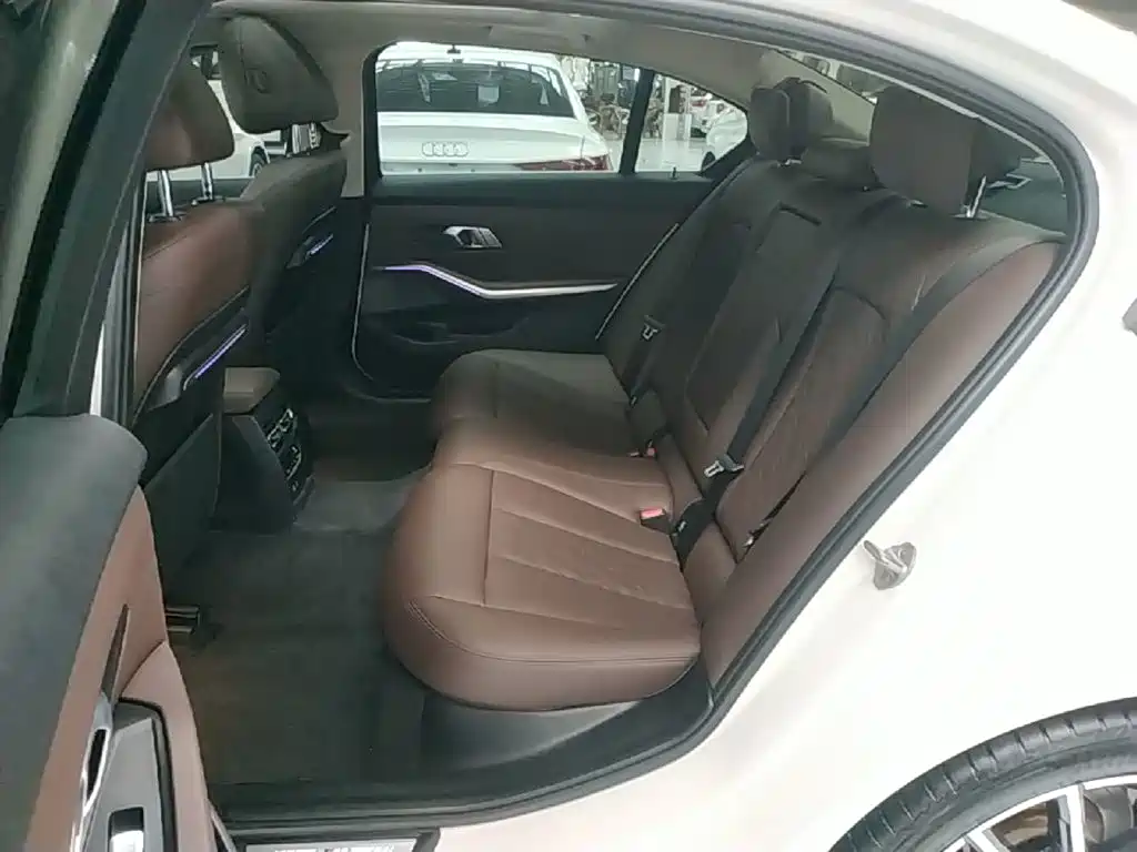 BMW 3 Series — миниатюра 17