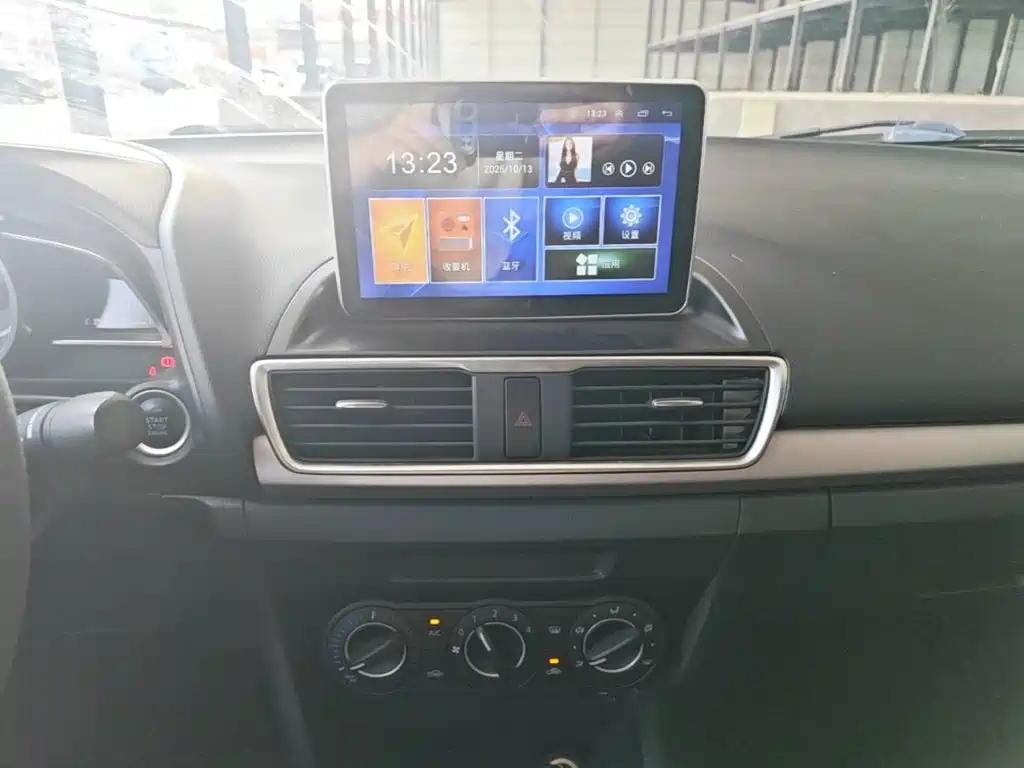 Mazda 3 Axela — миниатюра 13