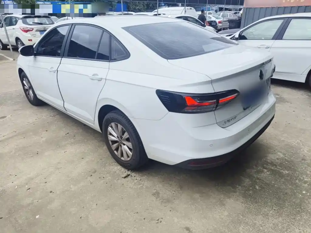 Volkswagen Lavida — миниатюра 5
