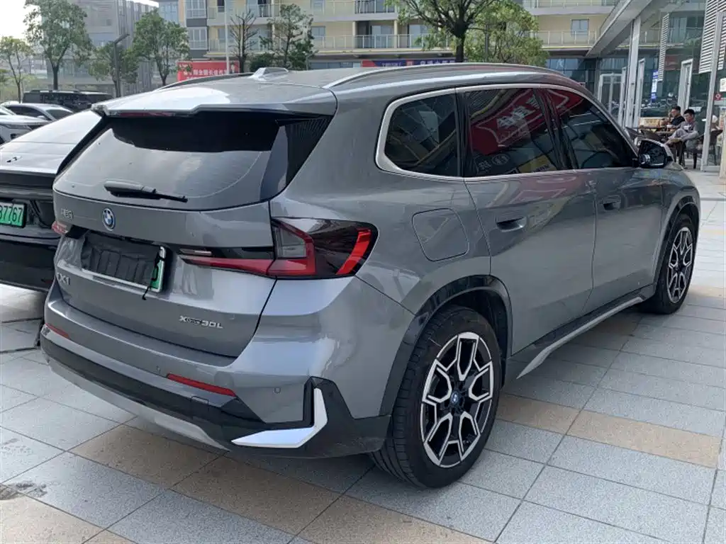 BMW iX1 — миниатюра 8