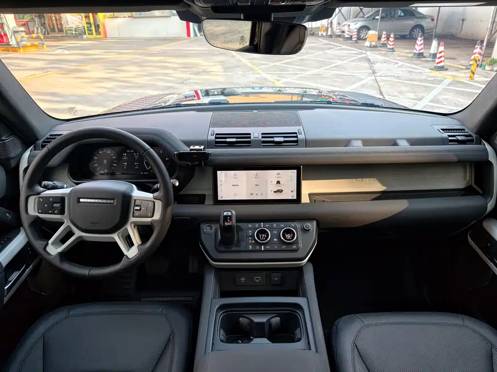 Land Rover Defender — миниатюра 5