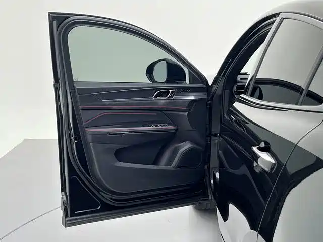 Lynk & Co 05 — миниатюра 21