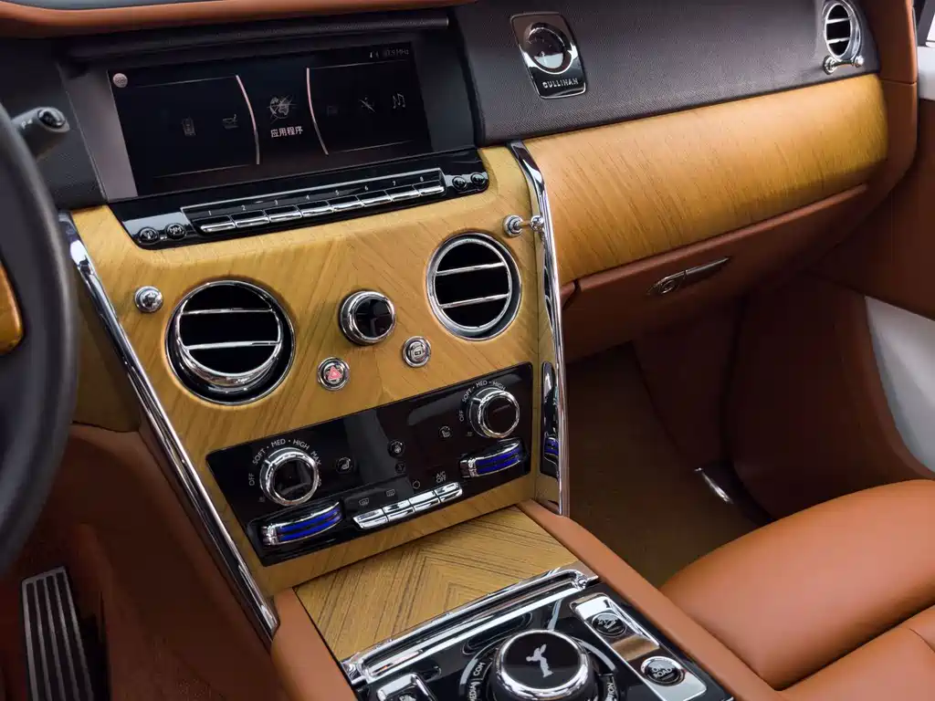 Rolls-Royce Cullinan — миниатюра 22