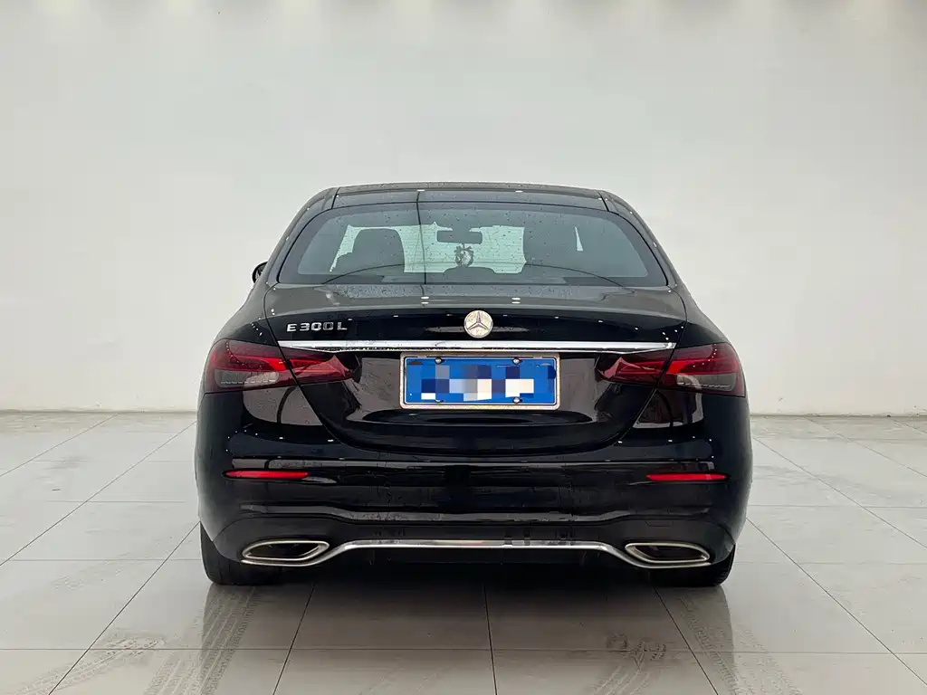 Mercedes-Benz E-Class - фото 12