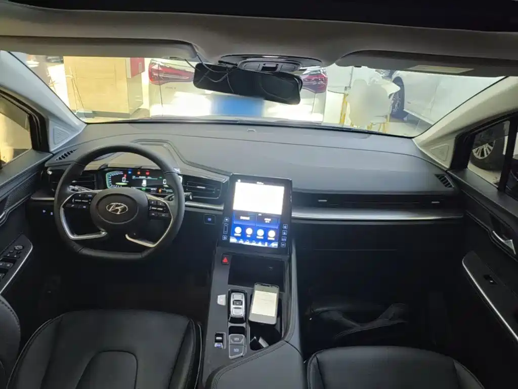 Hyundai Custo 2024 270TGDi LUX Luxury