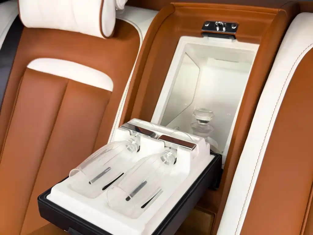 Rolls-Royce Cullinan — миниатюра 39