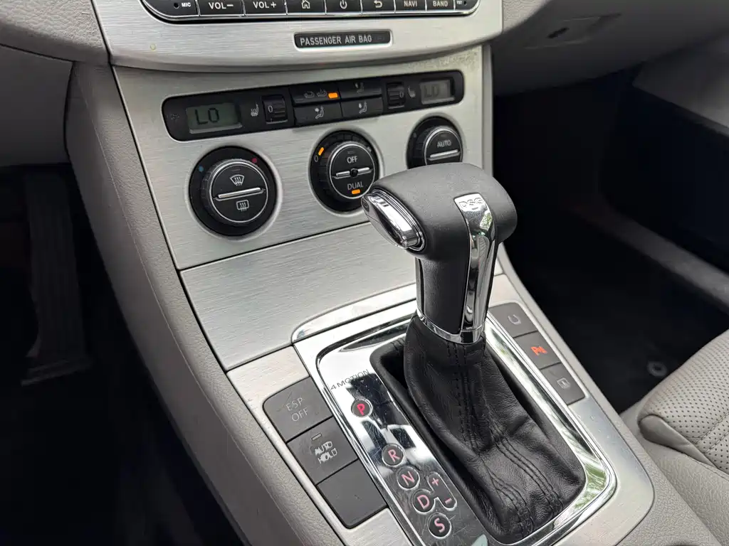Volkswagen Magotan (Import) — миниатюра 8
