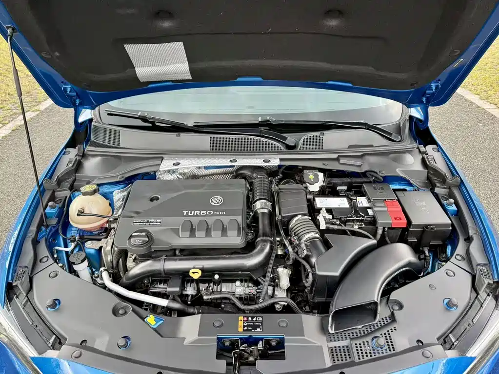 Buick Verano — миниатюра 13