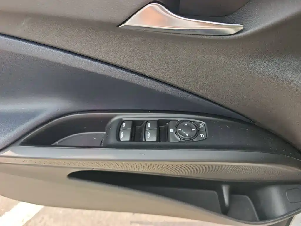 Buick Velite 6 — миниатюра 6