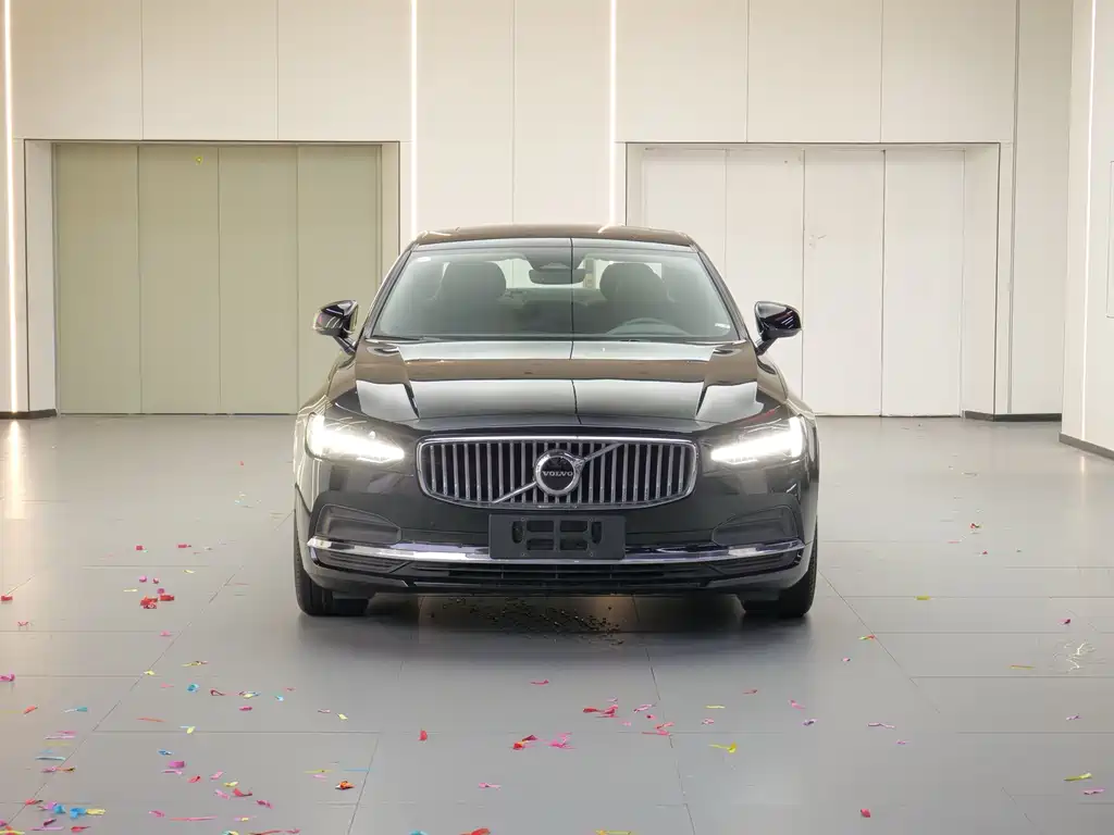 Volvo S90 2024 B5 Luxury