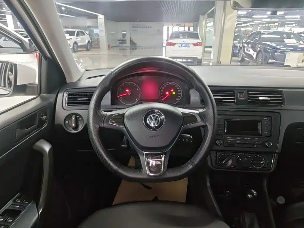Volkswagen Santana — миниатюра 11