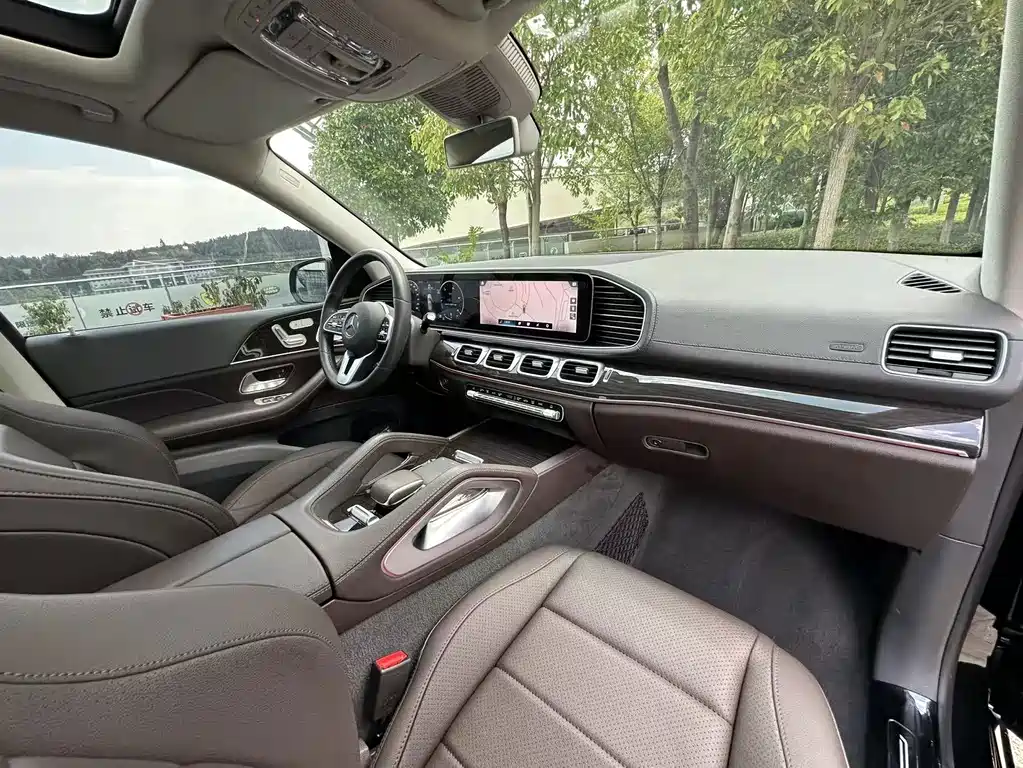 Mercedes-Benz GLE (Import) — миниатюра 34