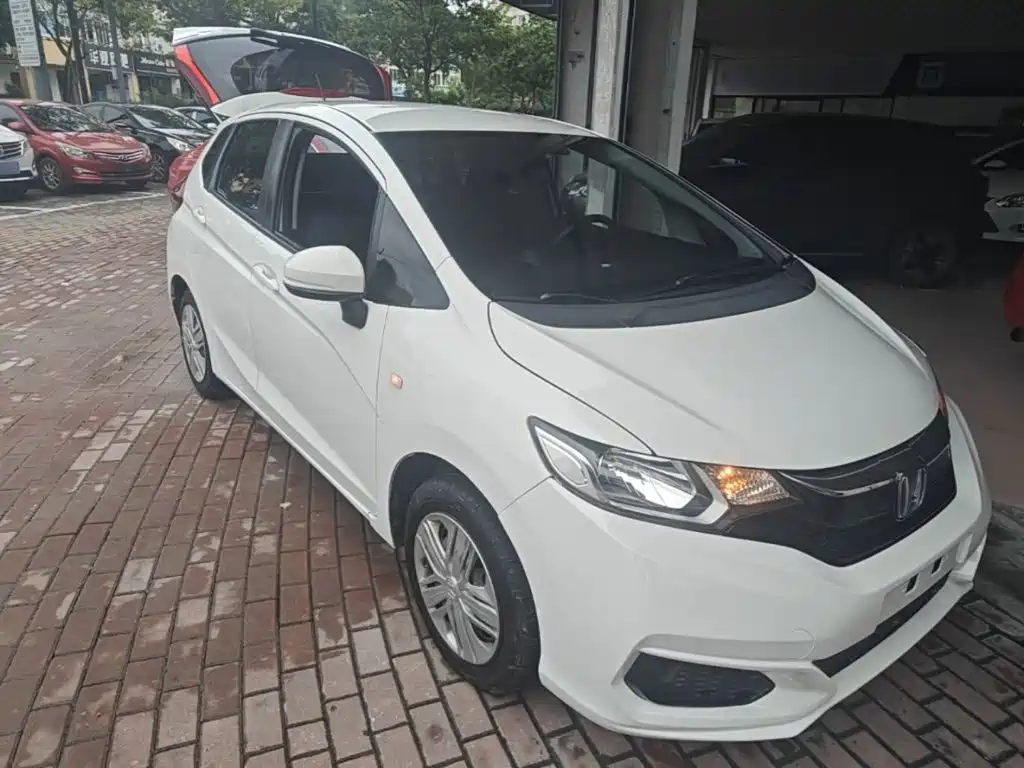 Honda Fit — миниатюра 4