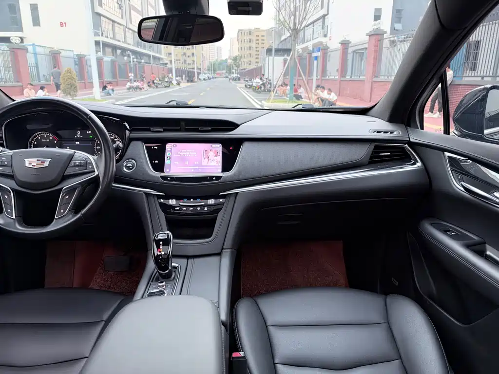 Cadillac XT5 — миниатюра 10