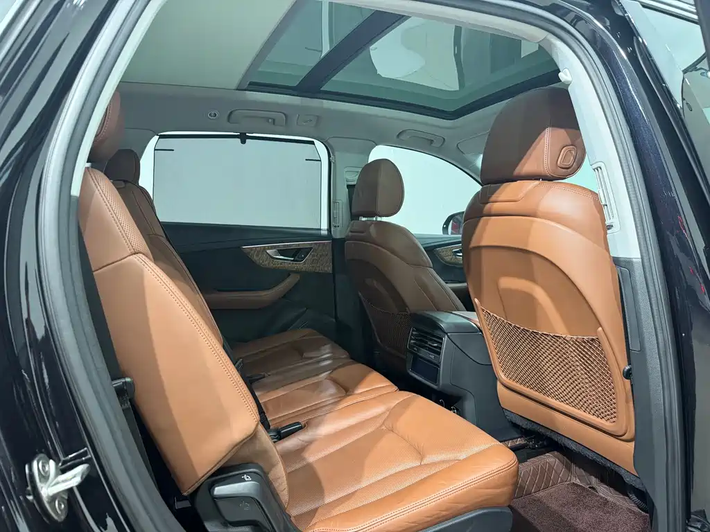 Audi Q7 — миниатюра 13