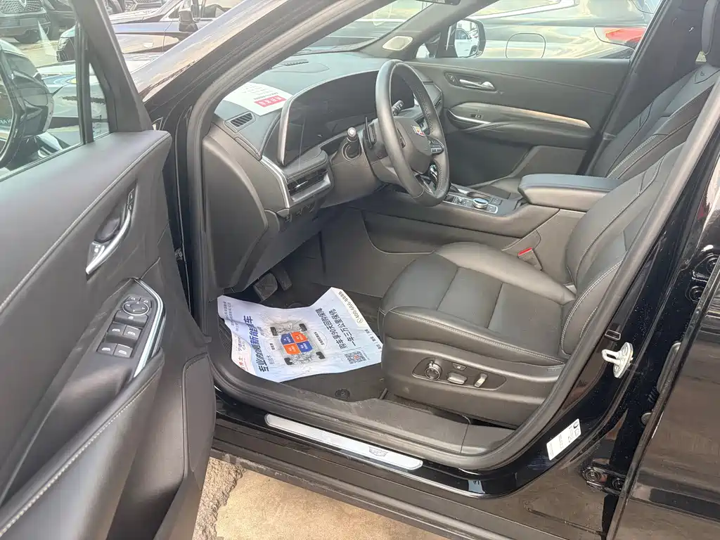 Cadillac XT4 — миниатюра 7