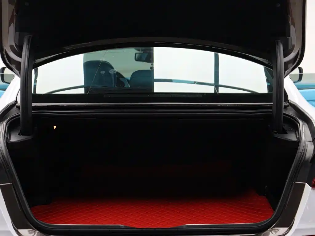 Maserati Quattroporte — миниатюра 11