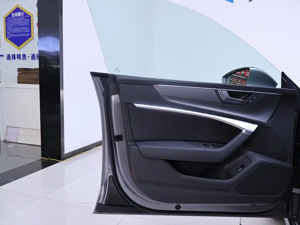 Audi A7L — миниатюра 18