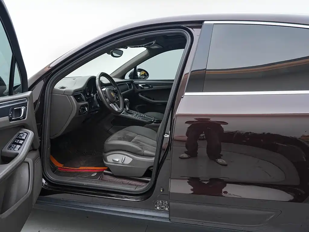 Porsche Macan — миниатюра 11