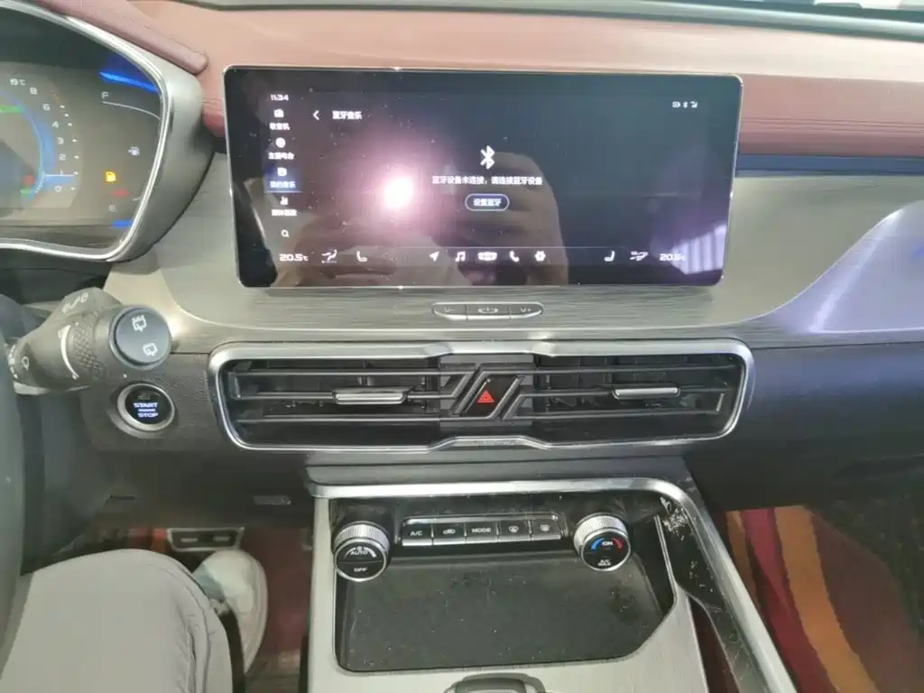 Geely Binyue — миниатюра 13
