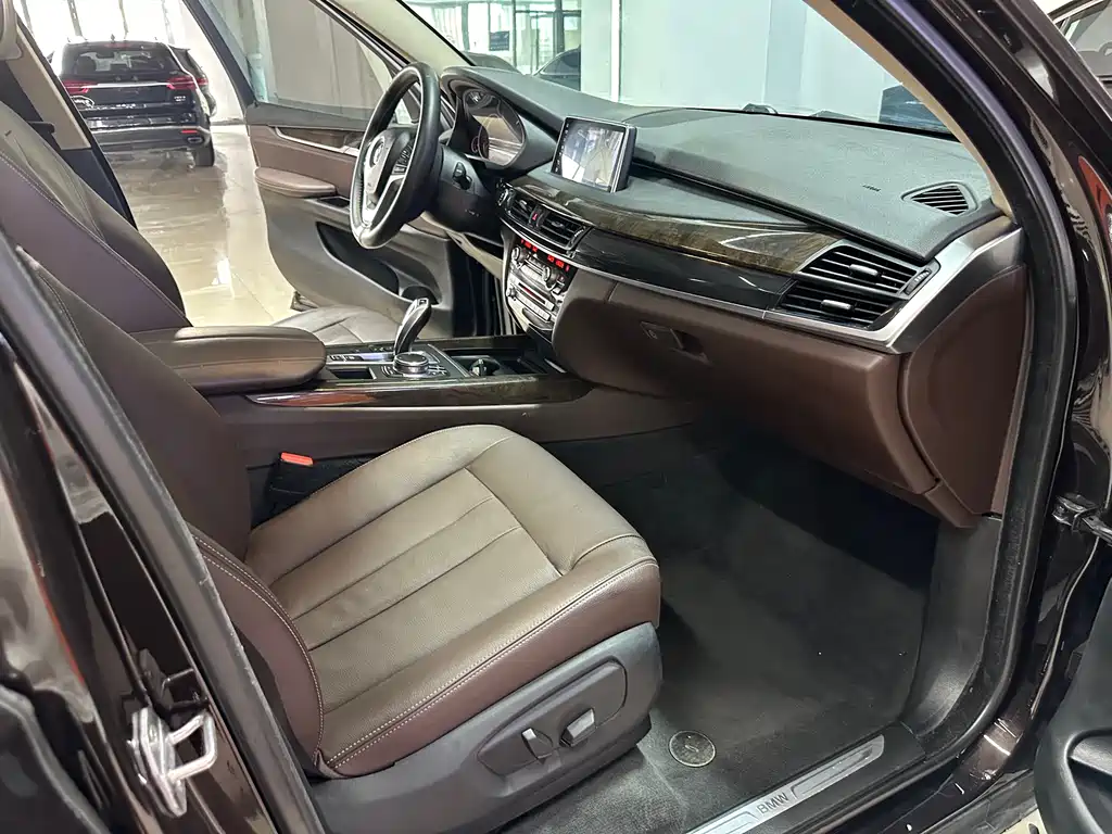 BMW X5 (Import) — миниатюра 6