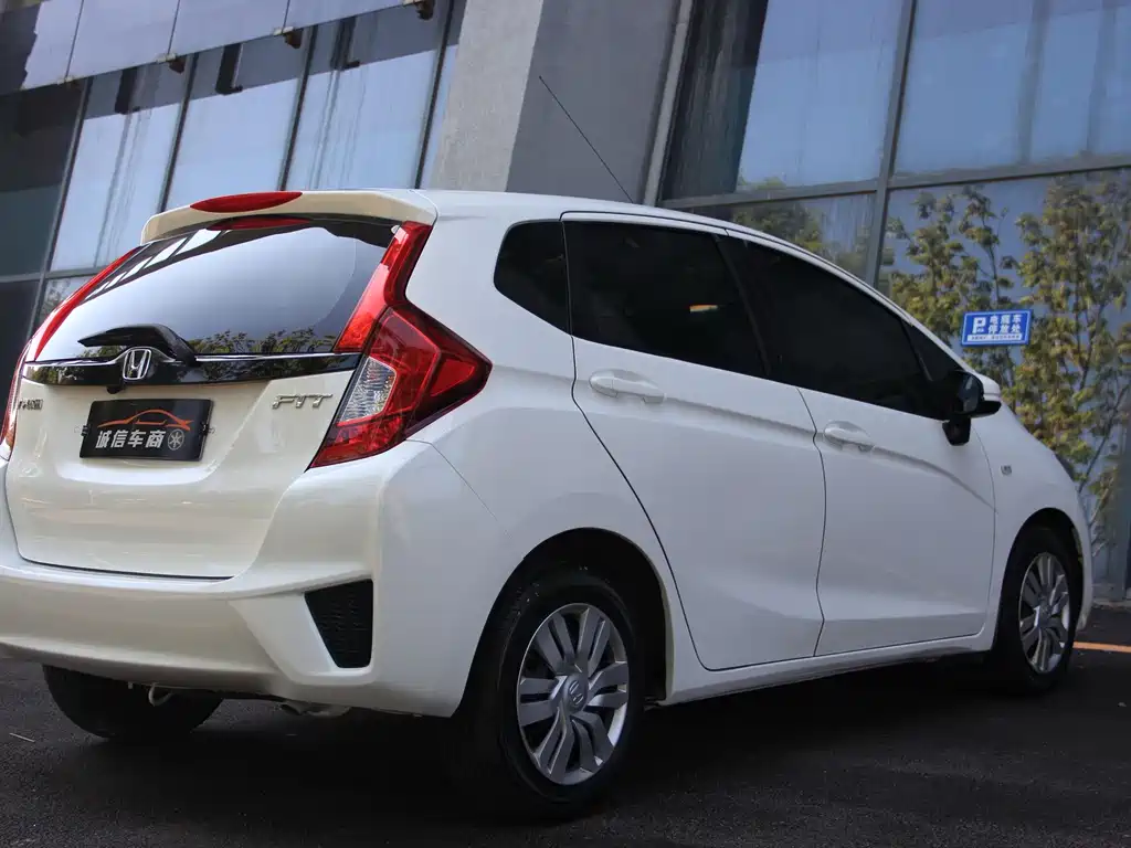 Honda Fit — миниатюра 7
