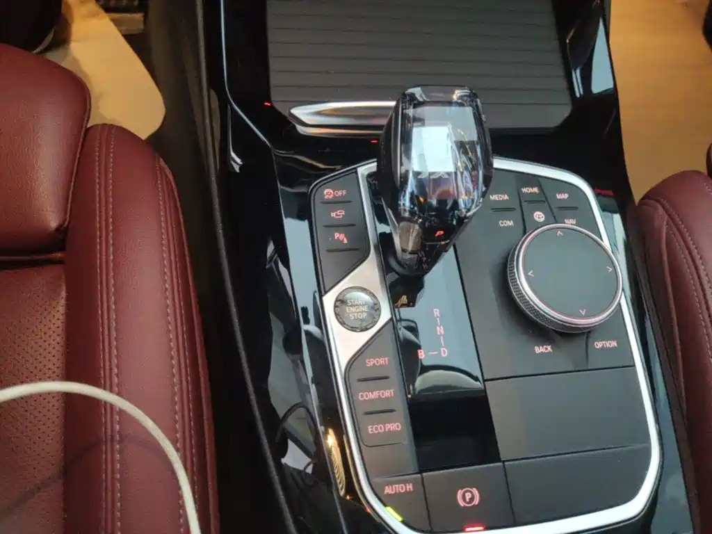 BMW iX3 — миниатюра 14