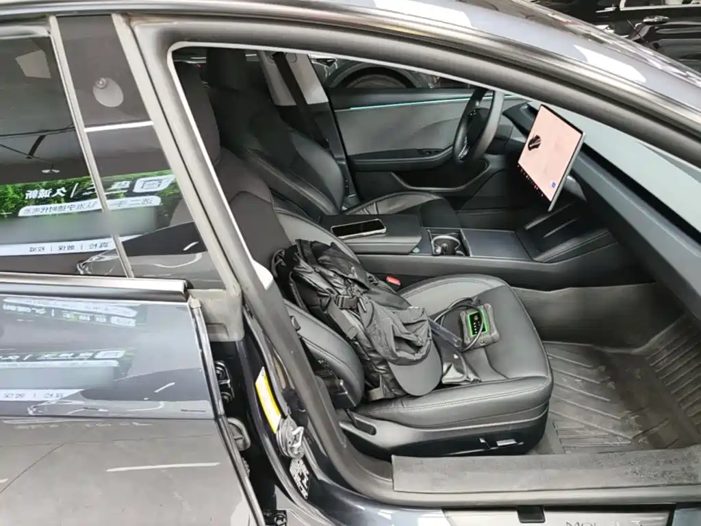 Tesla Model 3 — миниатюра 25