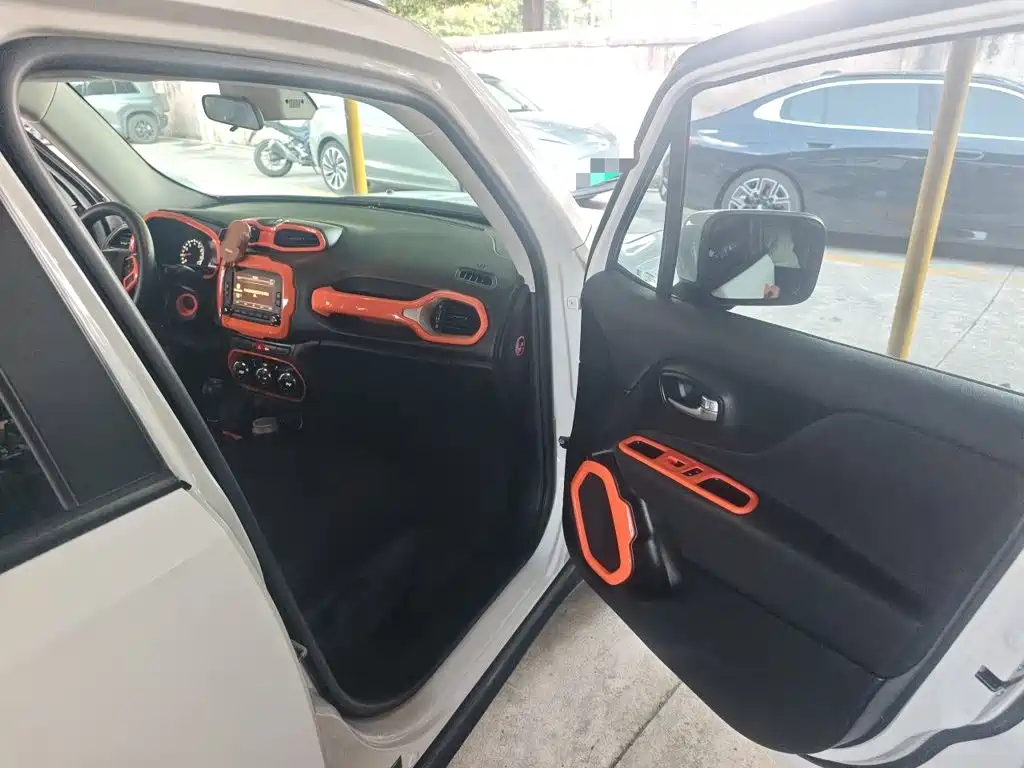Jeep Renegade — миниатюра 19