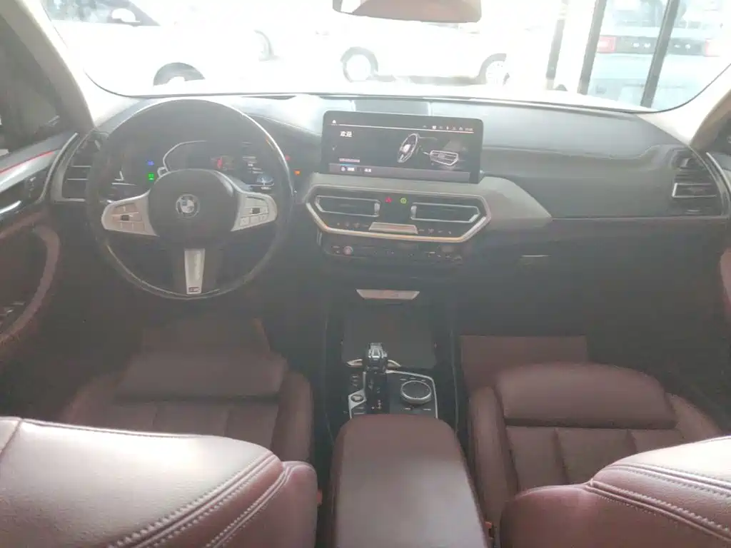 BMW iX3 — миниатюра 10