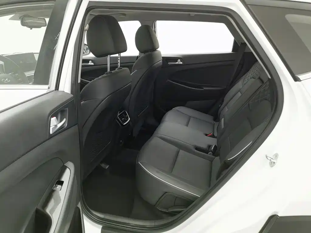 Hyundai Tucson — миниатюра 15