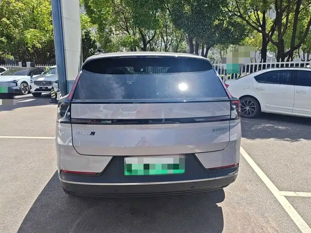 Volvo XC70 PHEV — миниатюра 6