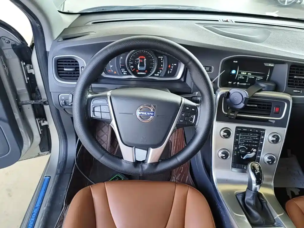 Volvo S60 — миниатюра 11