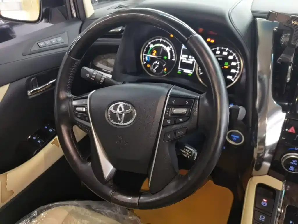 Toyota Vellfire — миниатюра 11