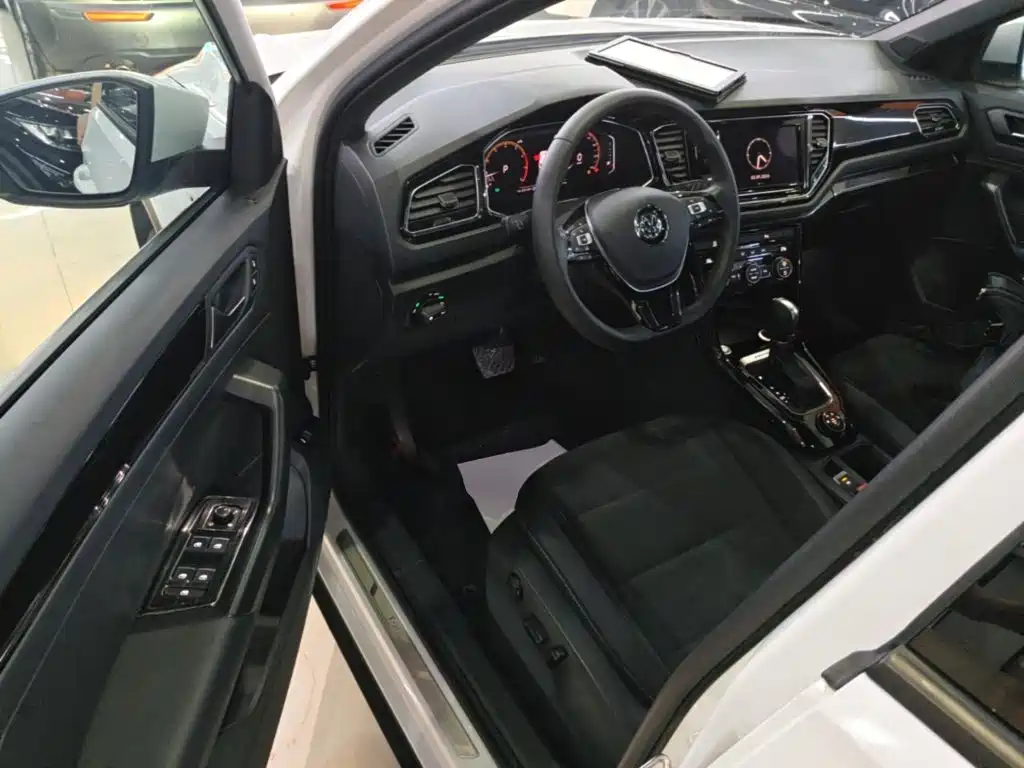 Volkswagen T-Roc — миниатюра 16