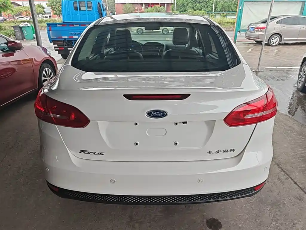 Ford Focus — миниатюра 6