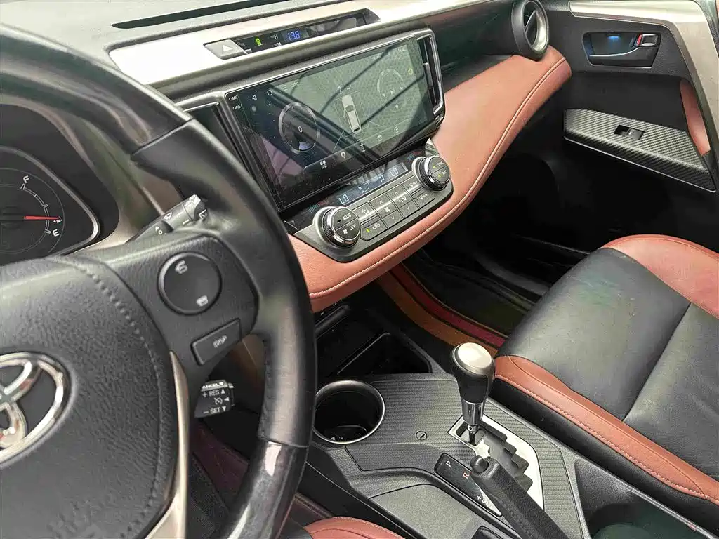 Toyota RAV4 — миниатюра 13