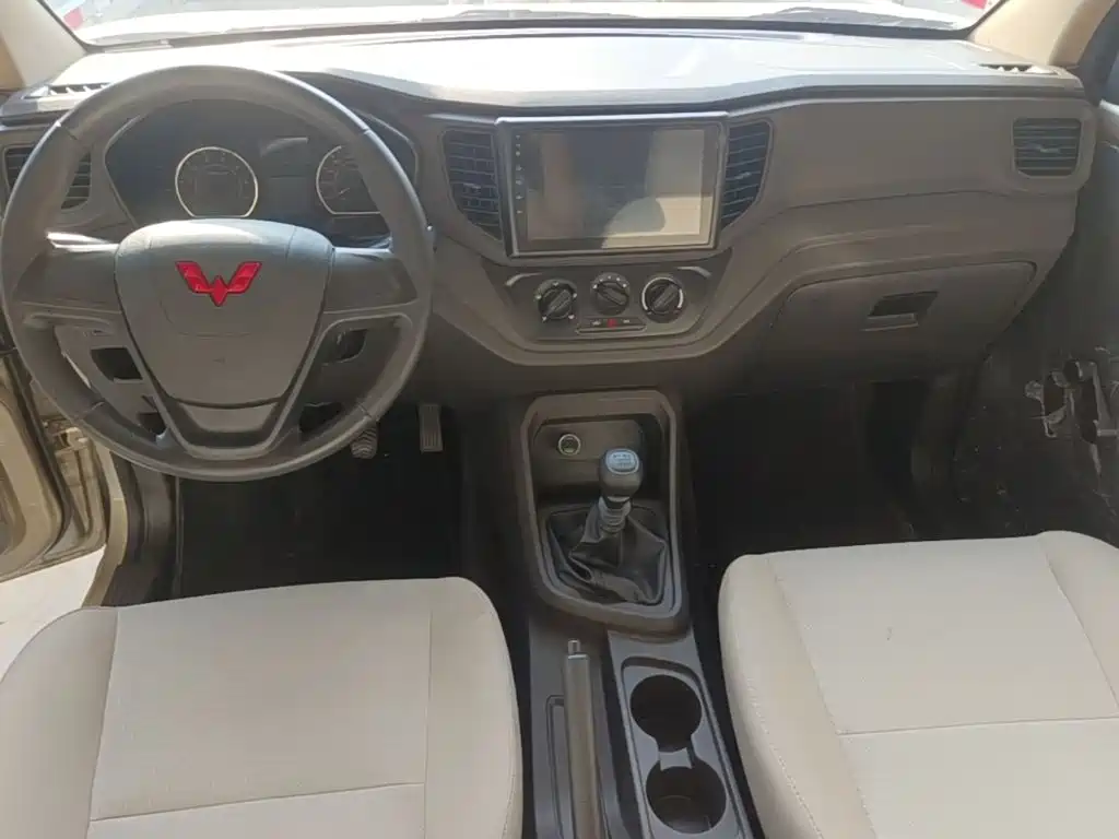 Wuling Hongguang V — миниатюра 10