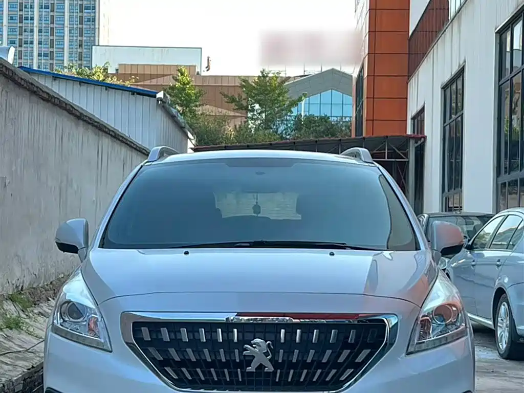 PEUGEOT  3008