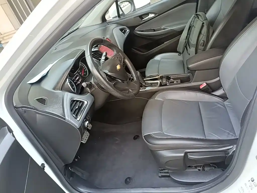 Chevrolet Cruze — миниатюра 15