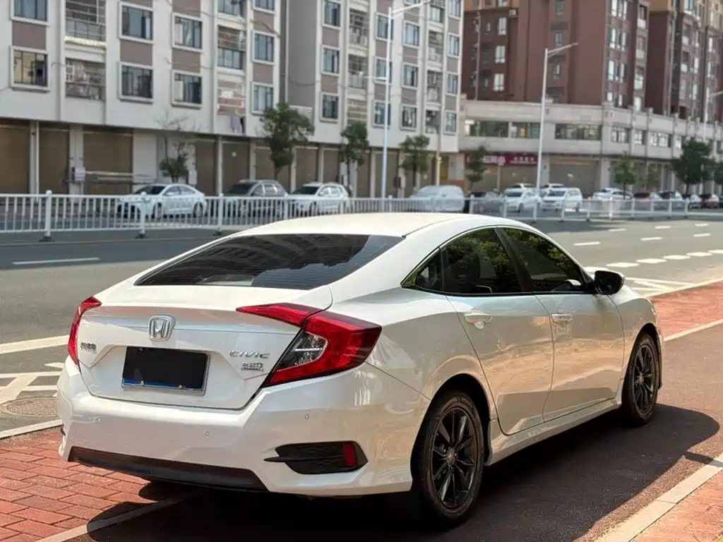 Honda Civic — миниатюра 9