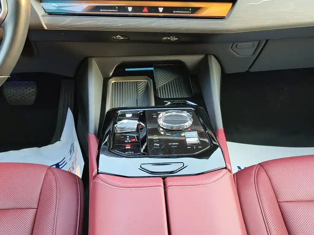 BMW 5 Series — миниатюра 12
