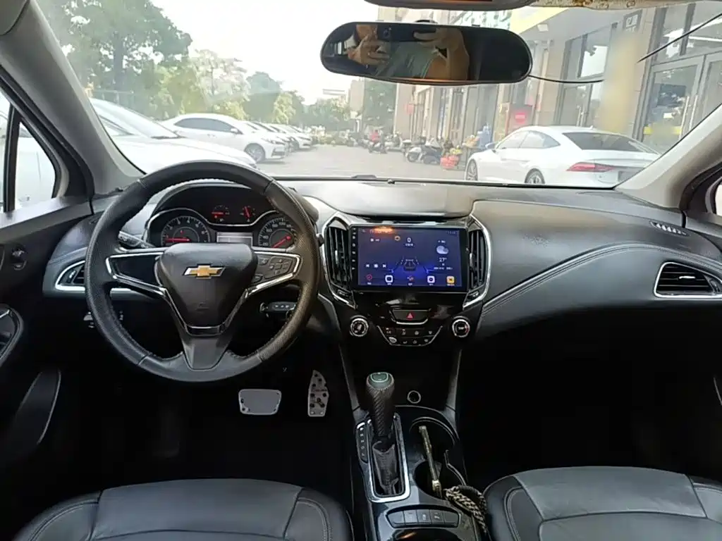 Chevrolet Cruze — миниатюра 10