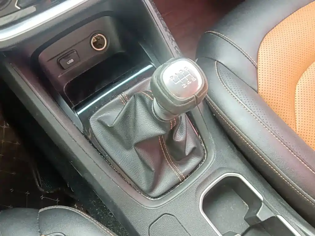 Wuling Hongguang S3 — миниатюра 14