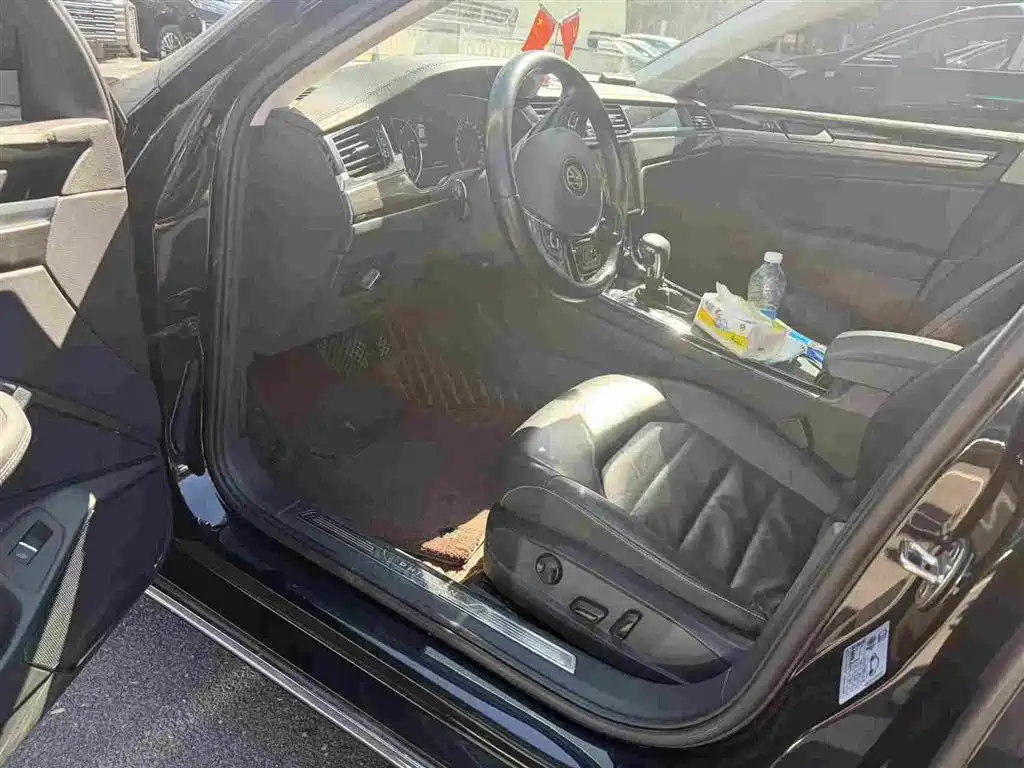 Volkswagen Phideon — миниатюра 3