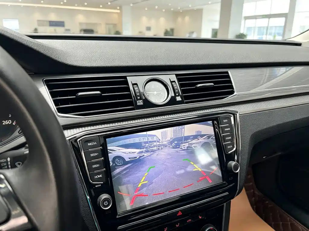 Volkswagen Passat — миниатюра 13
