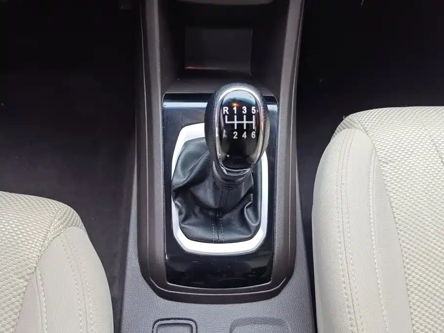 Baojun 310W — миниатюра 16